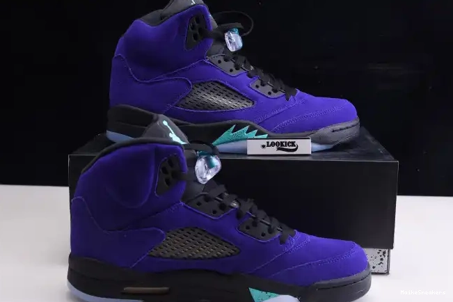 MaikeSneakers Air Retro 136027-500 Jordan Alternate Grape 5 0323